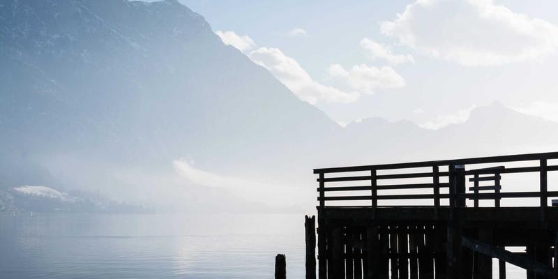 婚恋交友中的情绪价值：在蒸汽波氛围中识别与提供深层情感支持