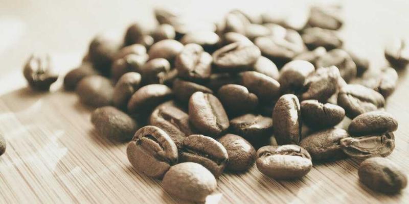 蒸汽波浪潮下的婚恋交友新图景：当复古未来主义遇见情感连接